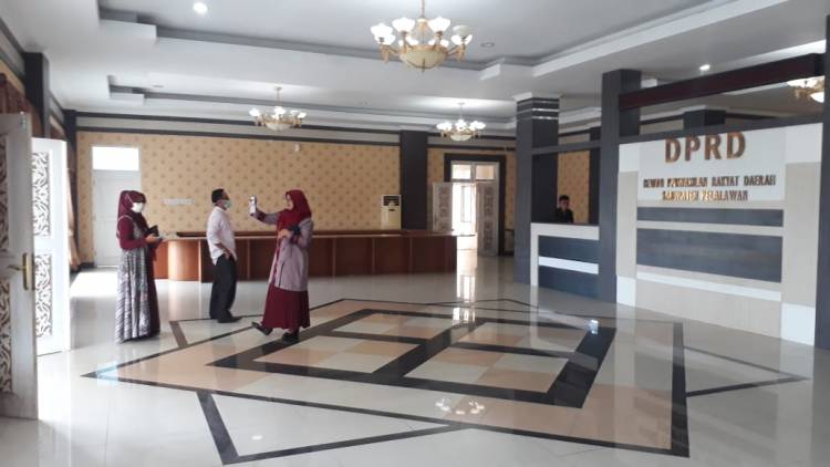 Kemana Hilangnya Kursi di Lobby  DPRD Kabupaten Pelalawan 