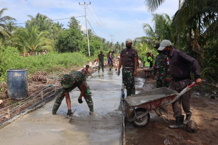 Target Sasaran Fisik TMMD Ke 111 Kodim 0314/Inhil Jalan Penghubung Antara Dua Desa Sudah Mencapai 53,76 Persen