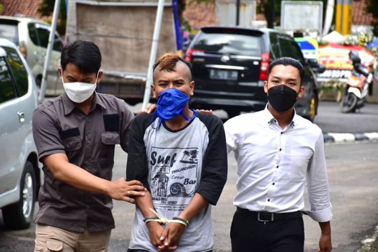 Pelaku Pencabulan Berhasil Dibekuk oleh Satreskrim Polres Banjar Setelah Buron Selama 2 Tahun 