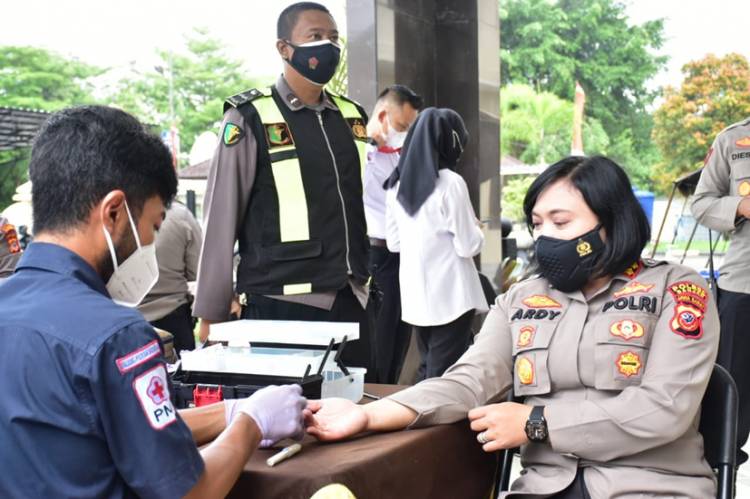 Dalam Rangka HUT Bhayangkara ke-75, Polres Banjar Gelar Bakti Sosial Donor Darah