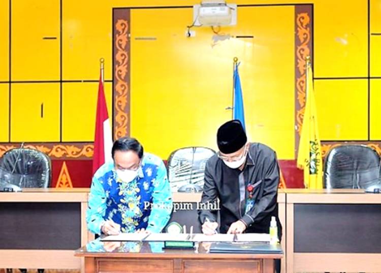 Pemkab Inhil dan UNRI Tanda Tangani MoU: Peluang Bagi UNRI untuk Ikut Membangun Inhil 