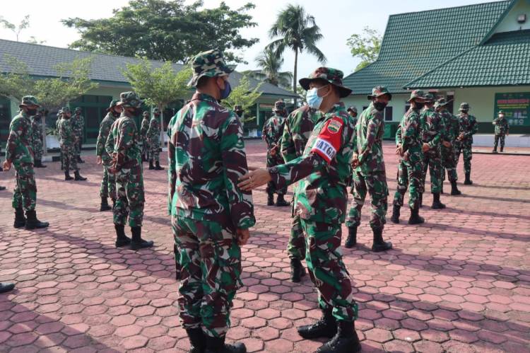 Personil TNI Kodim 0314/Inhil Apel Pengecekan Sebelum Upaca Pembukaan TMMD Ke 111 