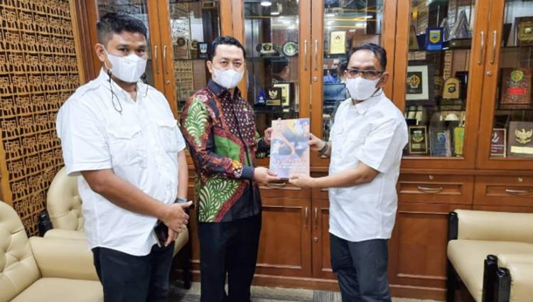 Pemkab Kampar Serahkan Proposal Lanjutan Pembangunan Jalan Nasional Dua Jalur ke Anggota DPR-RI Syahrul Aidi dan Kementerian PUPR-RI