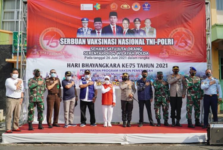 Serentak, Gebyar Serbuan Vaksin dalam Rangkat HUT Bhayangkara ke-75 Polres Banjar