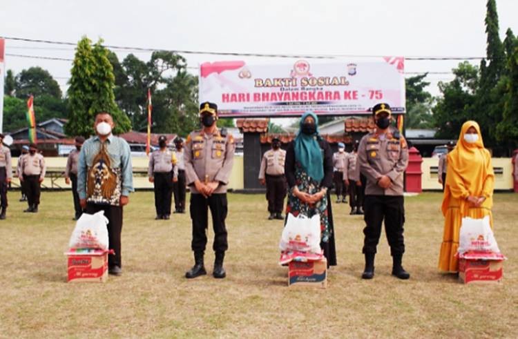 Polres Kampar Hari ini Gelar Baksos Serentak, 1000 Paket Sembako Dibagikan ke Masyarakat 