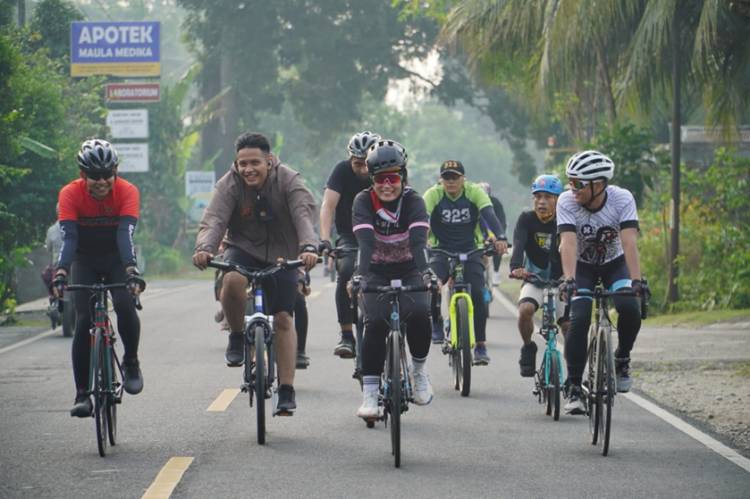Kapolres Banjar, Wakil Walikota serta Forkopimda Kembali Bersepeda Bareng di Pantai Pangandaran 