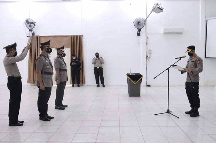 Kapolres Inhil AKBP Dian Setyawan Melantik Dua Pejabat Baru Dilingkungan Mapolres Inhil 