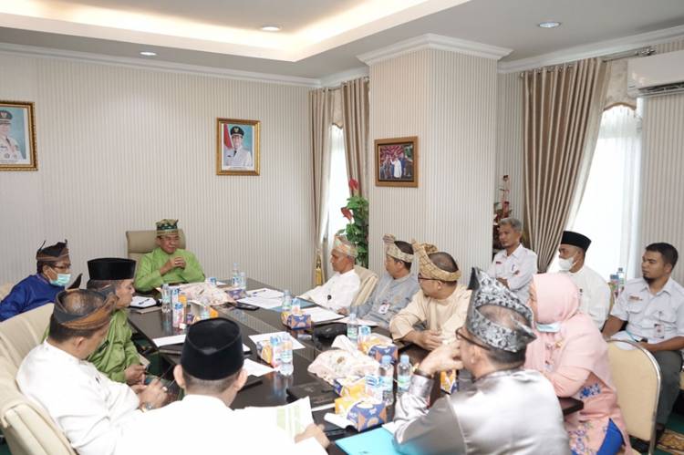 Audiensi dengan KPU Inhil, Bupati HM. Wardan Minta Matangkan Anggaran dan Data Pemilih Tetap