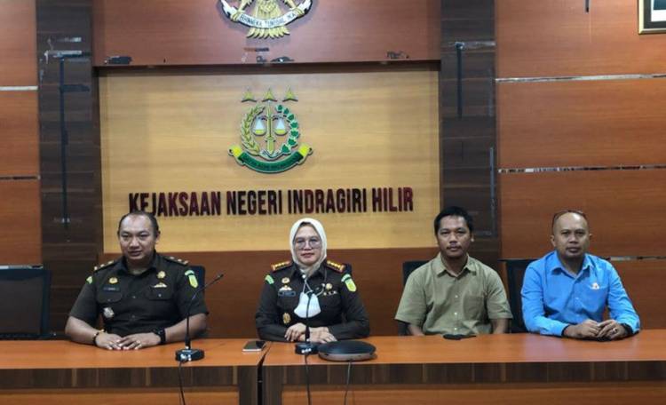 Eks Bupati Inhil Indra Mukhlis Adnan Ditahan Kejari Inhil Terkait Korupsi Penyertaan Modal BUMD