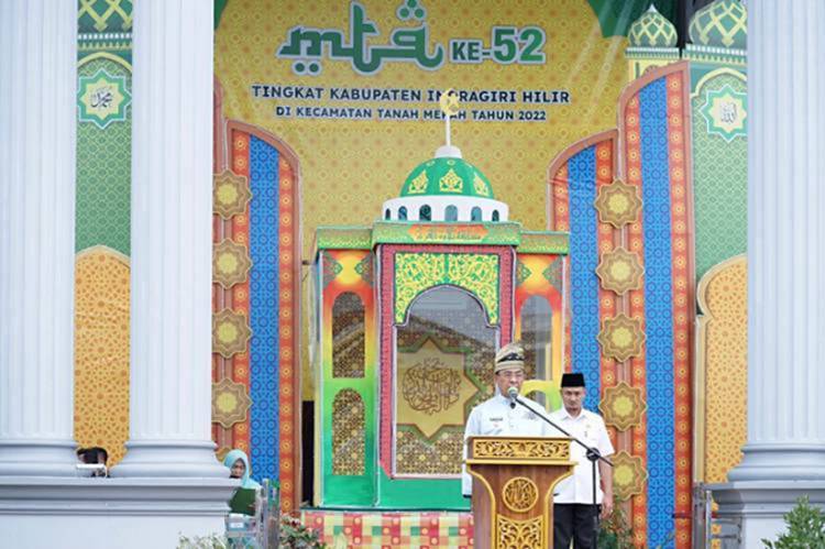 Bupati Inhil HM. Wardan Lepas Ribuan Peserta Pawai Ta'aruf dan Buka Bazar MTQ ke-52 Inhil 2022