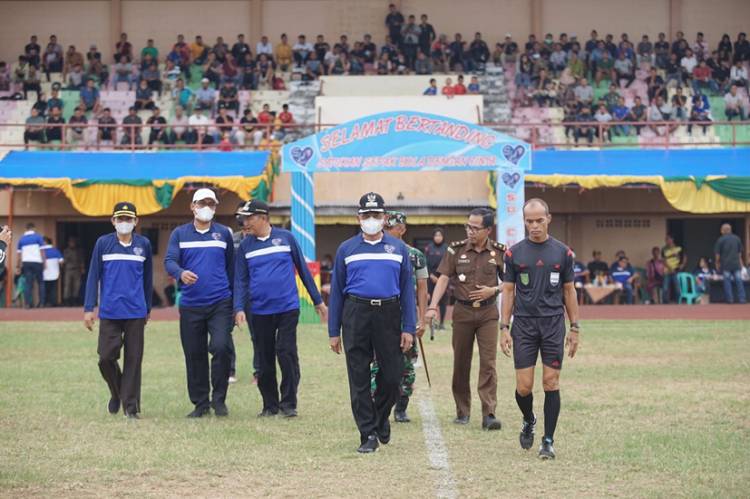 Bupati Inhil HM. Wardan Membuka Secara Langsung Turnamen Sepak Bola SU Cup 2022
