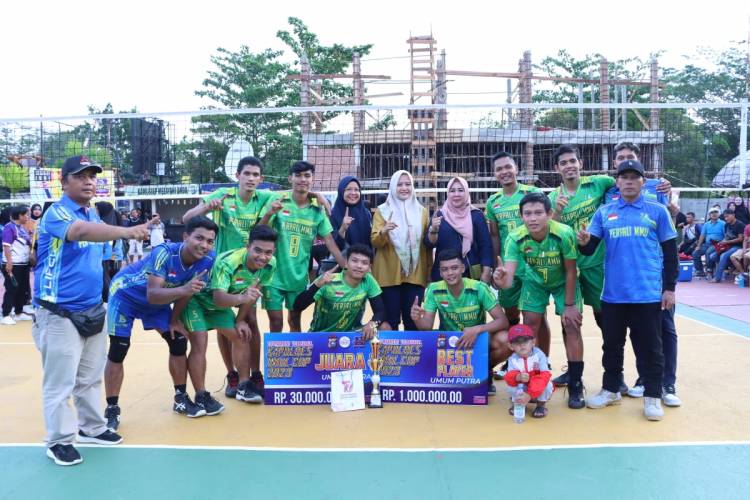  Para Juara Turnamen Vollyball Kapolres Inhil Cup 2023