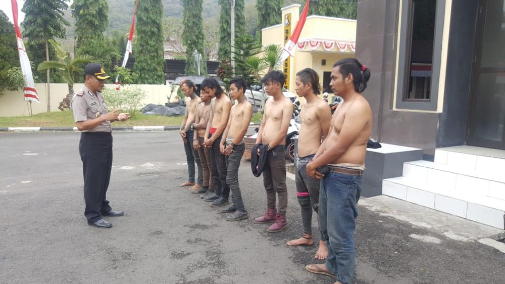 POLRES BANJAR AMANKAN SEMBILAN ANAK JALANAN