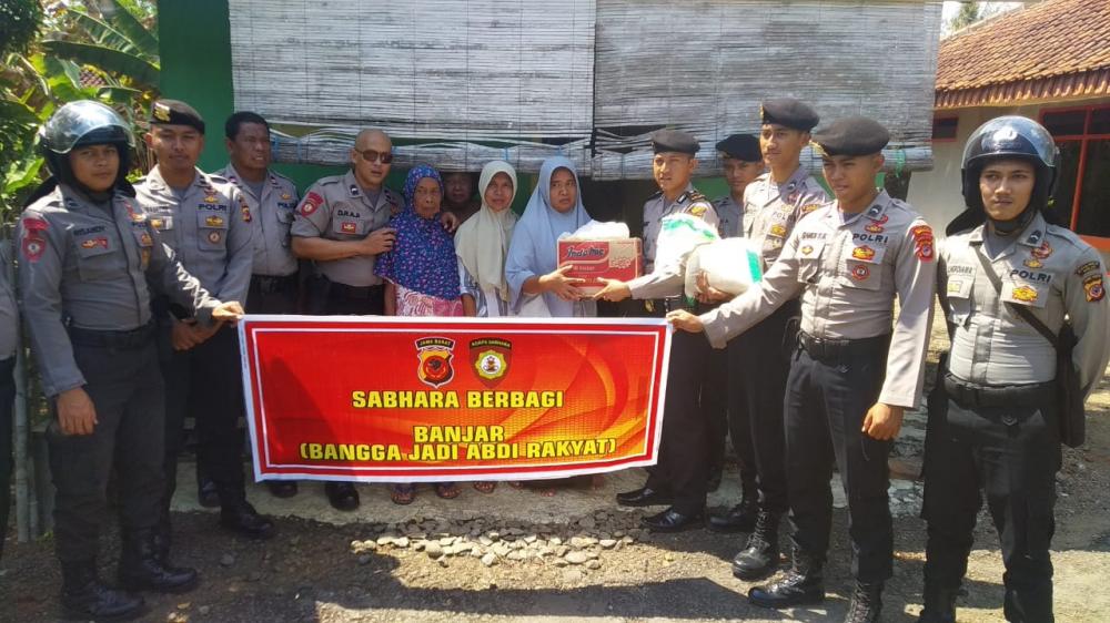 RABU SEDEKAH CARA BERBAGI ANGGOTA SAT SABHARA POLRES BANJAR