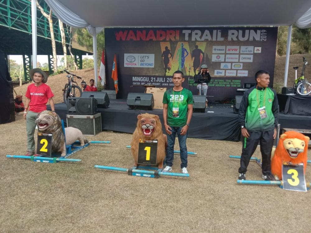 2 PRAJURIT YONIF RAIDER 323/BP KOSTRAD KEMBALI RAIH PRESTASI LOMBA LARI LINTAS ALAM