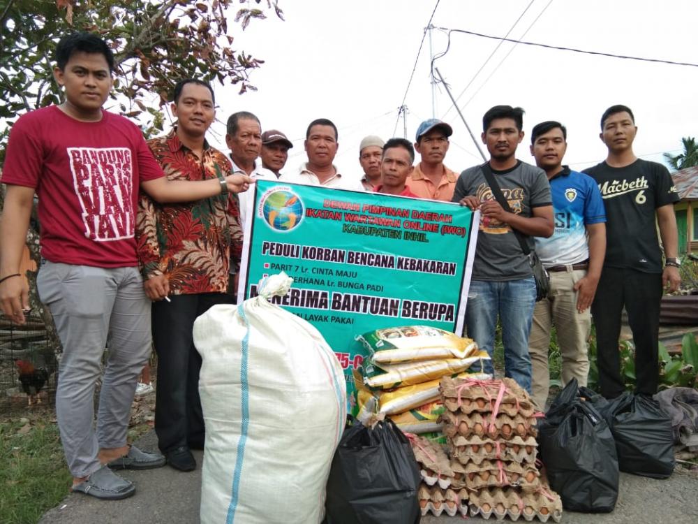 IWO Inhil Salurkan Sumbangan Pada Korban Kebakaran