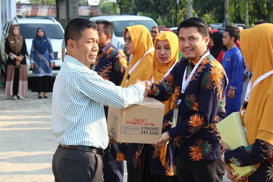 Plt Kadiskes Kampar Pimpin Apel, Sekaligus Melepas TKHI dan Jemaah Haji di Lingkungan Diskes Kampar