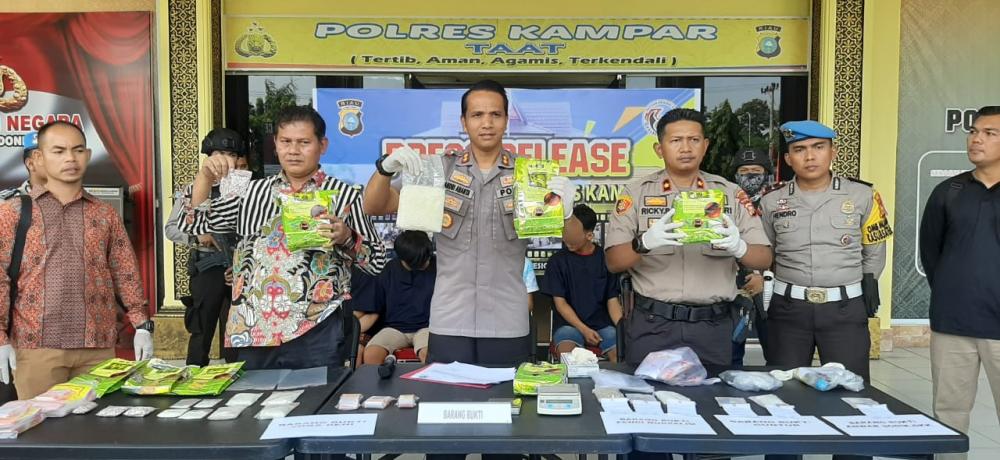 Polres Kampar Expos Tangkapan Narkoba 4,5 Kg Shabu dan 929 Butir Pil Extacy