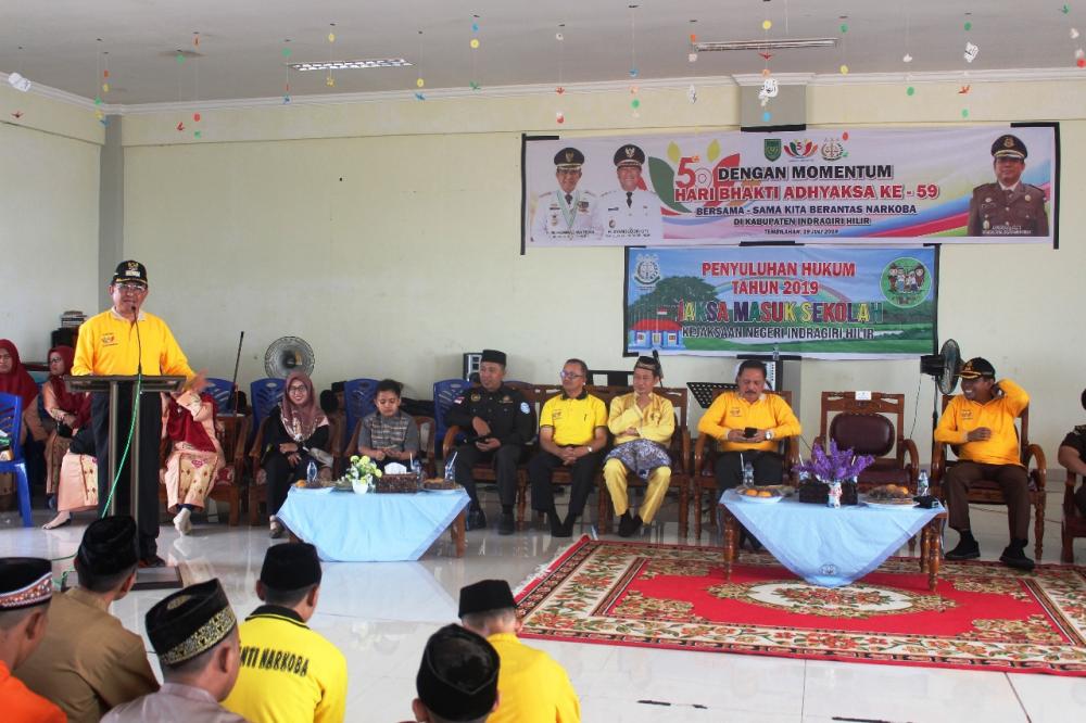 Ditaja Kejari Inhil, Bupati Hadiri Penyuluhan Hukum Tentang Narkoba Di SMAN 1 Tembilahan