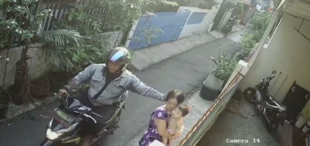 Viral Video Nenek Dijambret Saat Menggendong Cucu Hingga Terjatuh