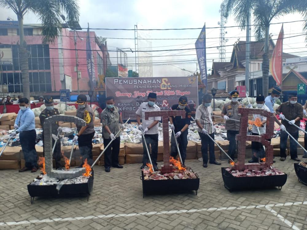 Bupati Inhil Apresiasi Pemusnahan Dan Penyerahan Barang Hibah Oleh Bea Cukai Tembilahan