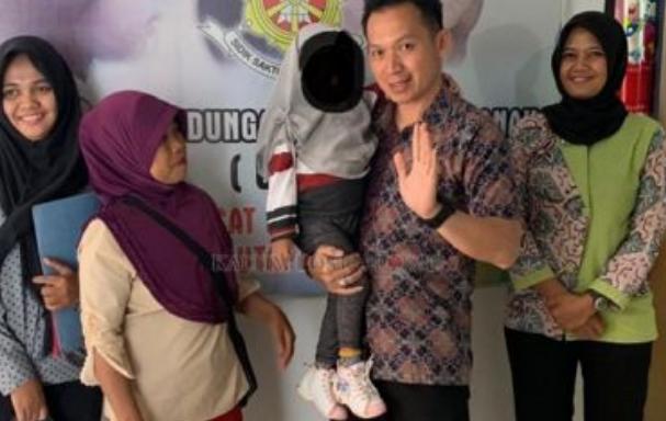 Dihajar Ayah dan Ibu Tiri, Bocah 4 Tahun Diancam Dikarungi dan Dibuang ke Sungai