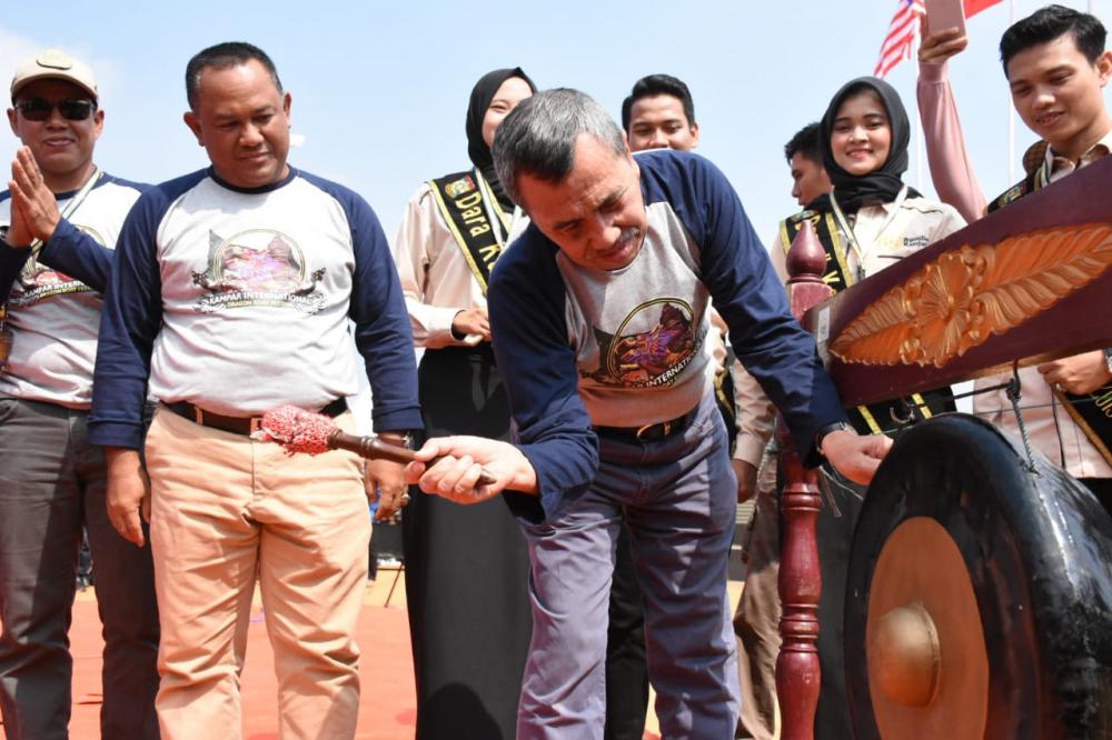 Gubernur Riau Buka Kampar International Dragon Boat Festival 2019.