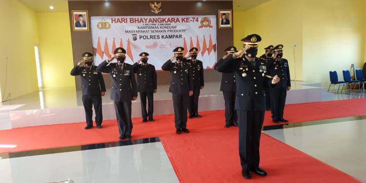 Kapolres Kampar dan Pejabat Utama Polres Ikuti Upacara Virtual Hari Bhayangkara ke-74