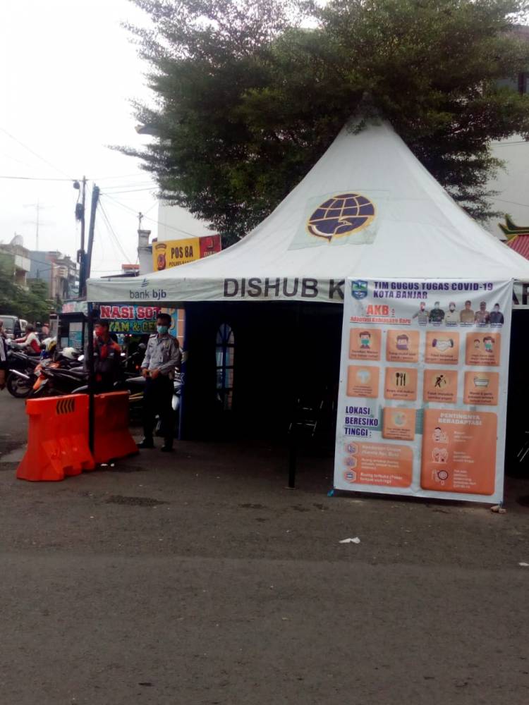 Cek Kepatuhan Warga Jalani Protokol Keshatan di Posko Terpadu.
