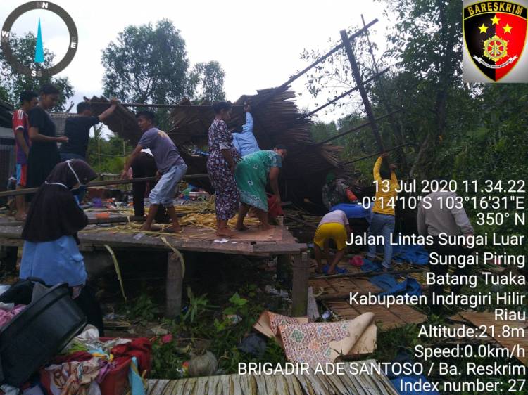 Angin Puting Beliung Robohkan Rumah Warga Di Inhil