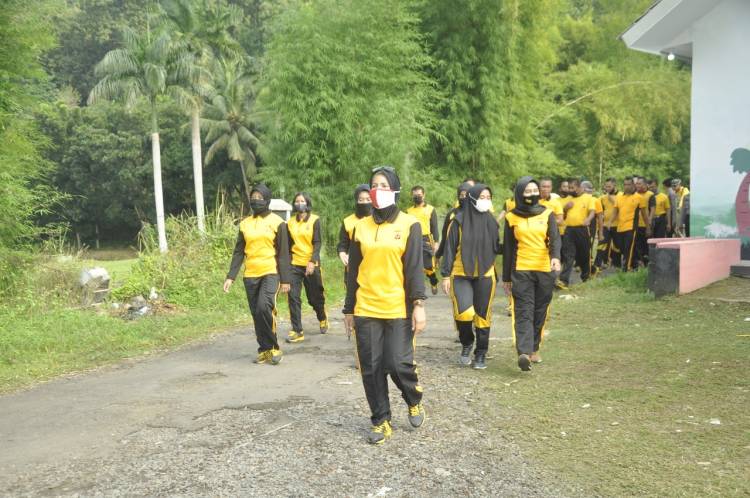Kapolres Banjar Bersama BBWS Citanduy Dukung Ketahanan Pangan Tanam Pohon Buah-buahan