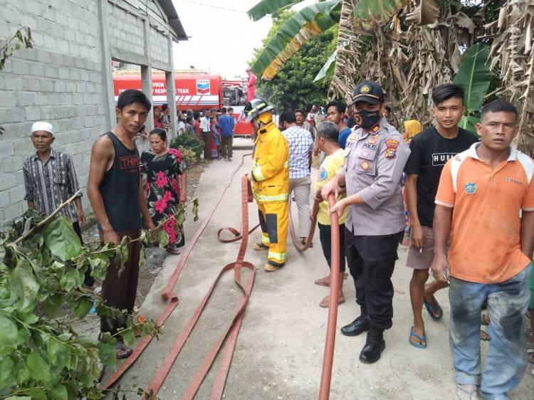 Diduga Karena Hubungan Pendek Arus Listrik, Rumah Warga Tapung Hulu ini Ludes Terbakar
