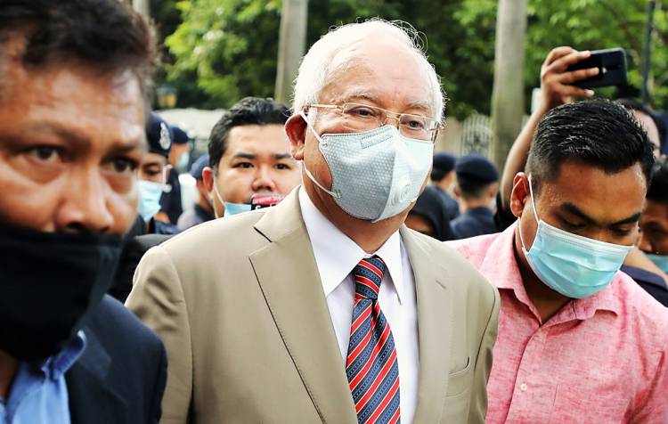 Najib Razak Menjadi Mantan Perdana Menteri Pertama Diadili dalam Sejarah Malaysia 