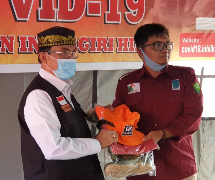 Beri Bantuan Perlengkapan Bagi MPA, Bupati Inhil Apresiasi 2 Grup Perusahaan 