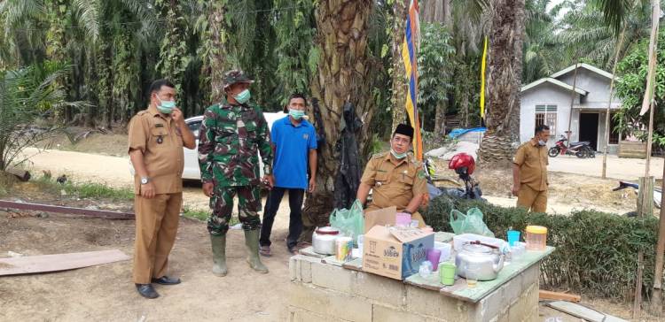 Bersama Camat, Dan SSK TMMD Berikan Penyuluhan Covid-19 Pentingnya Mematuhi Prokes