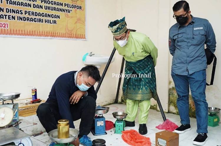 Bupati Inhil HM. Wardan Tinjau Sidang Tera Ulang UTTP: Jangan Ada yang Dirugikan dalam Jual Beli