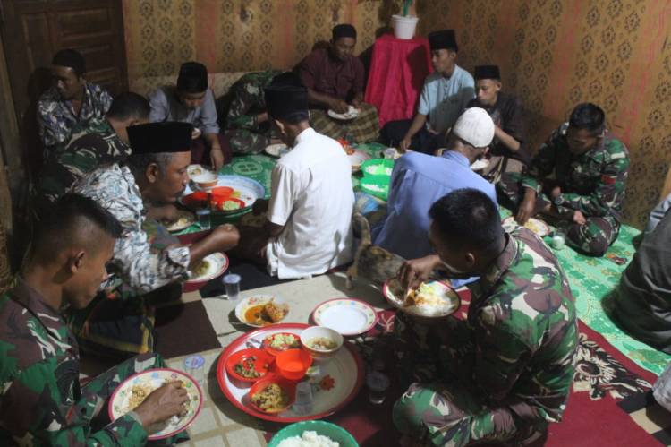 Satgas TMMD Ke 111 Kodim 0314/Inhil  Hadiri Undangan Warga Dalam Rangka Haul  
