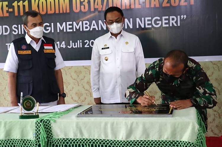 Gubernur Riau  Drs. Syamsuar Menghadiri Acara Penutupan TMMD ke-111 Kodim 0314/Inhil
