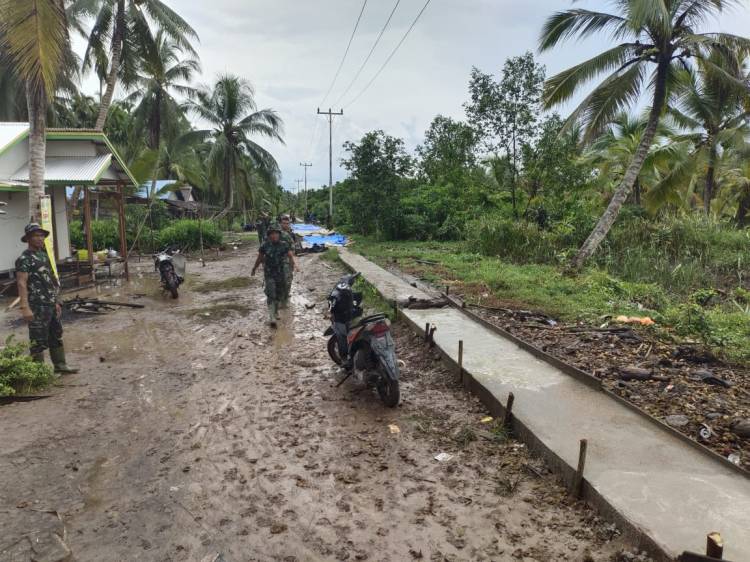 Satgas TMMD Kodim 0314/Inhil dan Masyarakat Tuntaskan Semenisasi Jalan Yakub 2