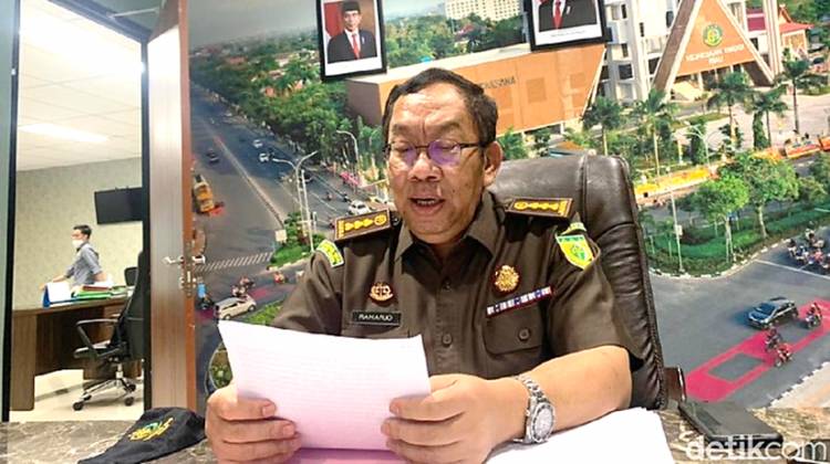 Mantan Bupati Kuansing Resmi Ditetapkan Jadi Tersangka Kasus Dugaan Korupsi Rp 5,8 M