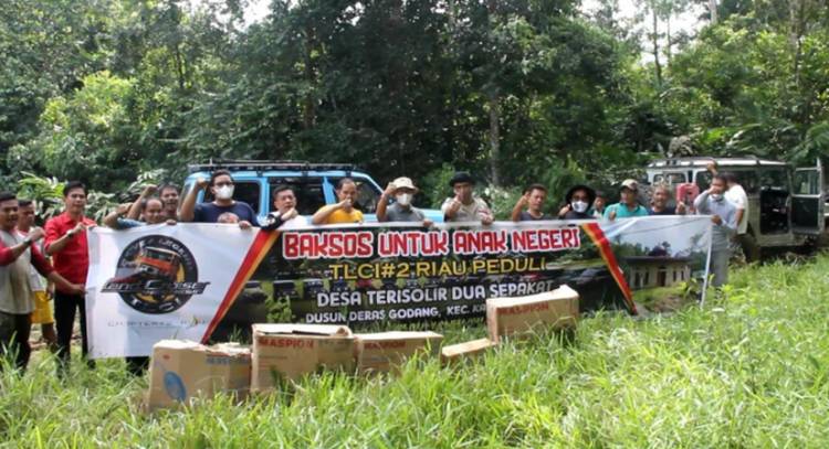 Toyota Land Cruiser Indonesia (TLCI) Chapter #2 Riau, Terobos Daerah Terisolir Berikan Bansos
