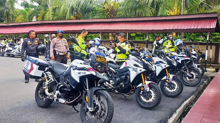 Kapolda Riau Kunker ke Inhil Menggunakan Moge
