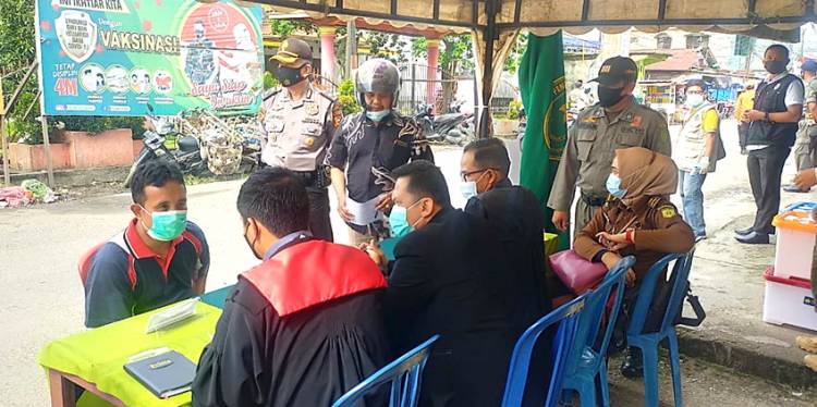 9 Pelanggar Prokes di Inhil yang Terjaring Razia Yustisi Menjalani Sidang di Tempat