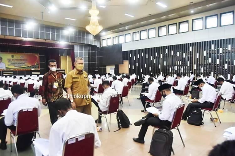 Bupati dan Wabup Inhil Tinjau Pelaksanaan Ujian Kompetensi Calon Kades Inhil Tahun 2021