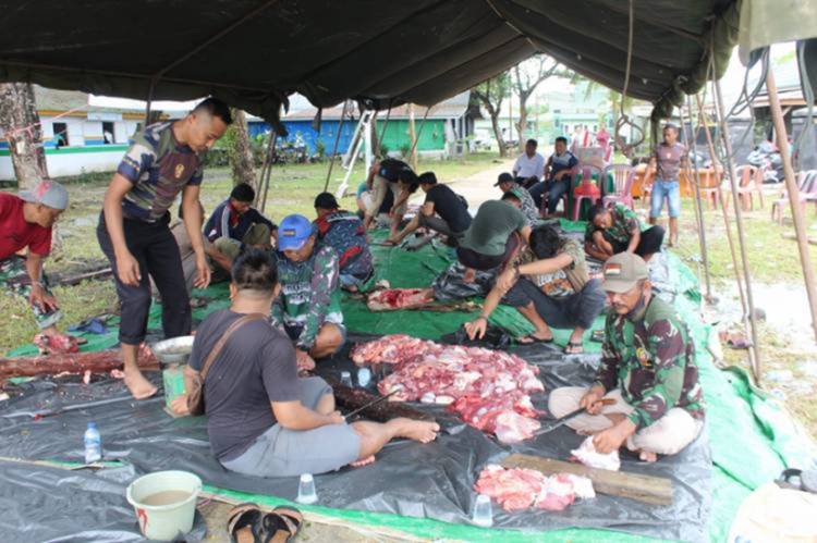 Turut Berkurban, Kodim 0314/Inhil Distribusikan Daging Kurban ke Penerima yang Berhak