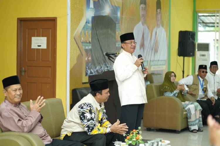 Bupati Inhil HM WARDAN Sambut Kedatangan 365 Jemaah Haji Asal Inhil di Embarkasi Haji Antara Pekanbaru 