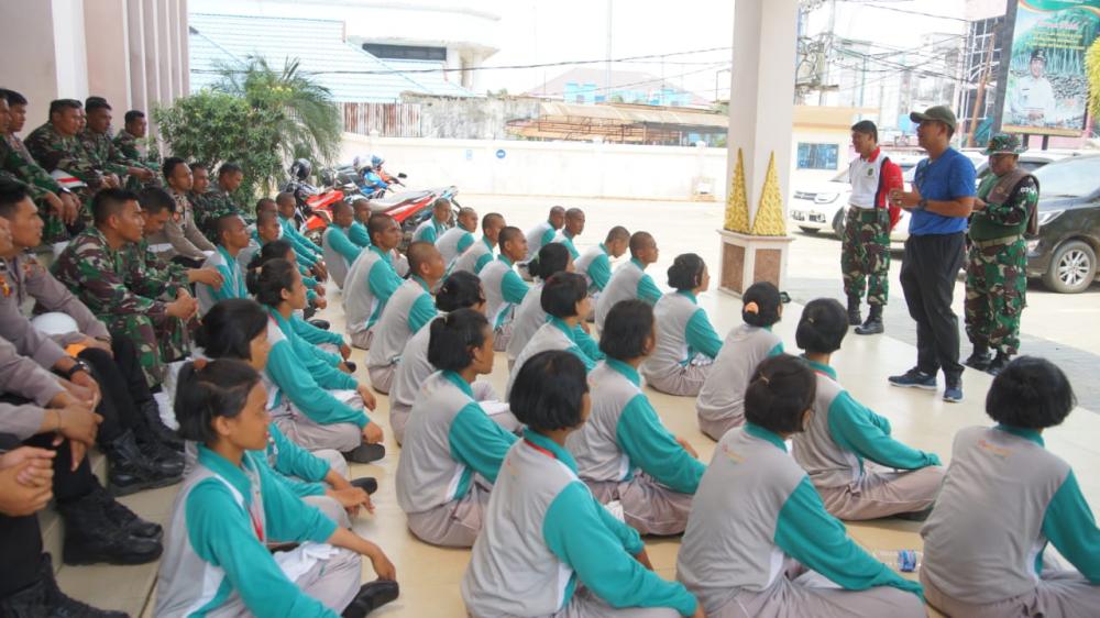 Jelang Peringatan HUT RI ke - 74, Dandim 0314/Inhil Berikan Arahan Kepada Anggota Paskibraka