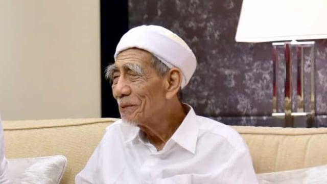 Subhanallah, Mbah Moen Disalatkan di Masjidil Haram, Dimakamkan Dekat Istri Nabi