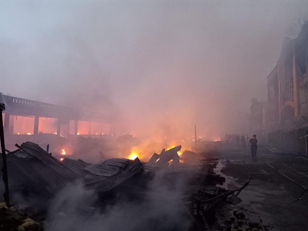 456 Kios Pasar Selodang Kelapa Tembilahan Terbakar, Aktifitas Jual Beli Terhenti 