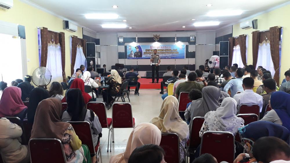 Satlantas polres Kampar Melepaskan Perpisahan Kaur bin OPS Satlantas Iptu Try Widyanto Fauzal